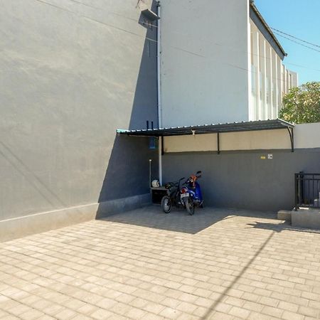 Reddoorz Near Mertasari Beach Денпасар Екстериор снимка