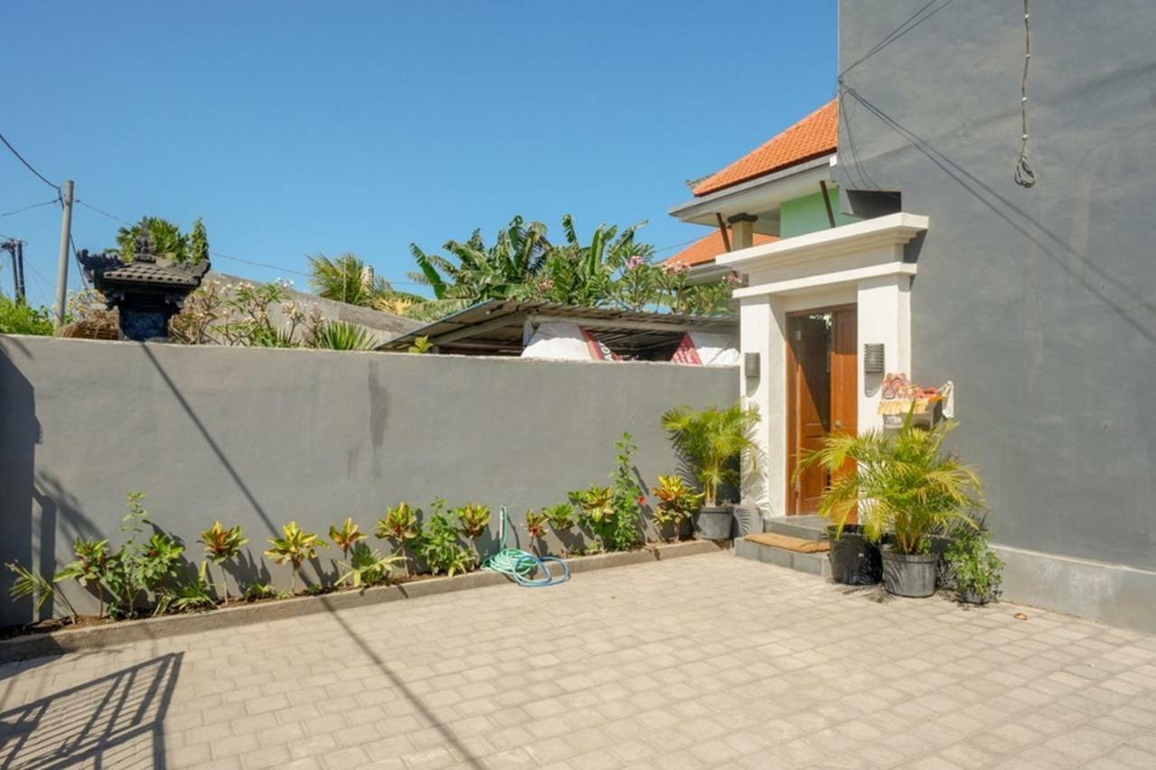 Reddoorz Near Mertasari Beach Денпасар Екстериор снимка