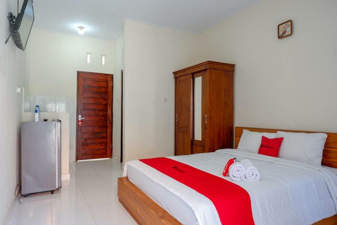 Reddoorz Near Mertasari Beach Денпасар Стая снимка